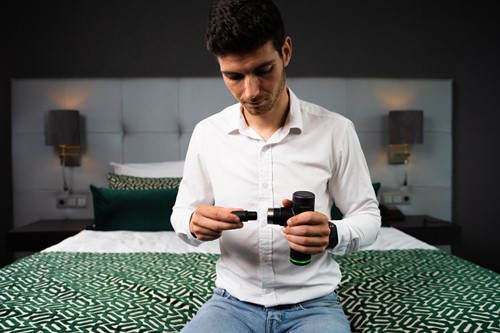 Tunturi Massage Gun Mini - Massage Apparaat - Inclusief koffer - 4 opzetstukken
