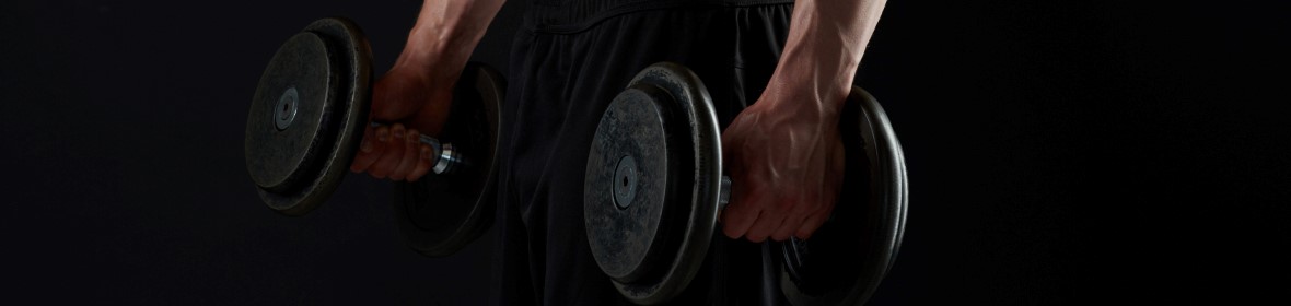 Top 10 dumbbell oefeningen voor een ijzersterk bovenlichaam