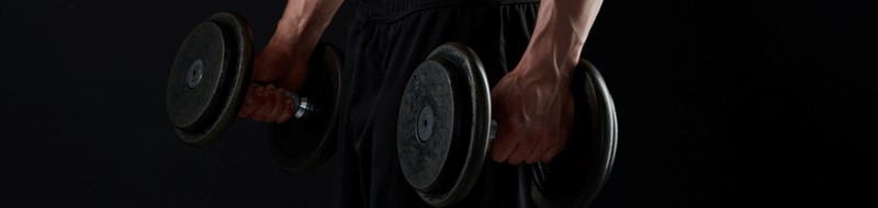 Top 10 dumbbell oefeningen voor een ijzersterk bovenlichaam